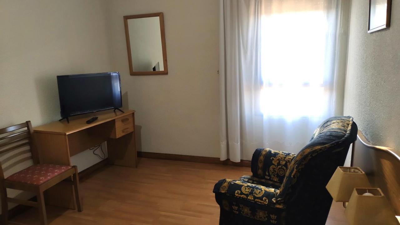 Hotel Ria De Vigo "Tierra De Campos" Becilla de Valderaduey ภายนอก รูปภาพ