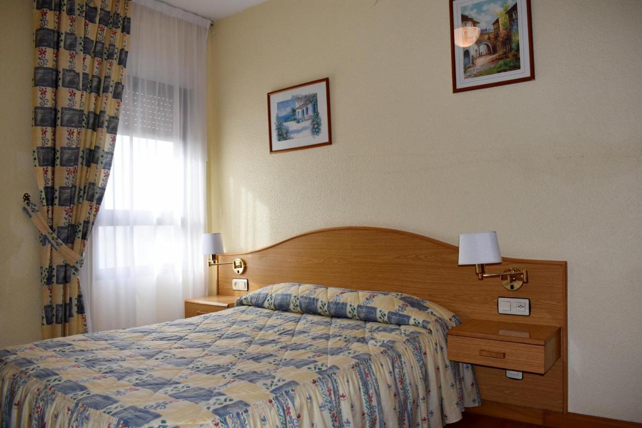 Hotel Ria De Vigo "Tierra De Campos" Becilla de Valderaduey ภายนอก รูปภาพ